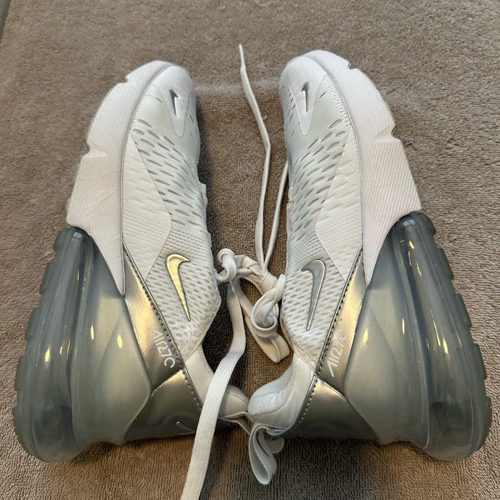 Nike 270